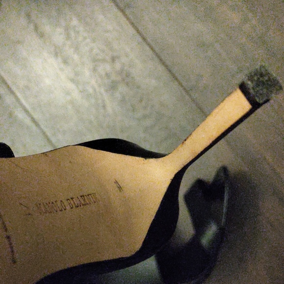 Manolo Blahnik Black Leather Slingback Sandals - Picture 11 of 11